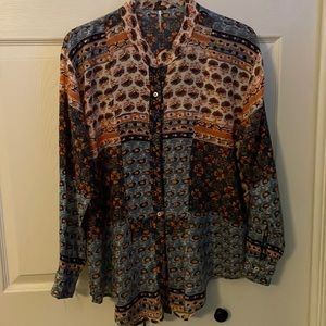 Multi print India button blouse. Large. Long-sleeved cuff arms. Cotton